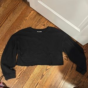 Black cropped sweatshirt